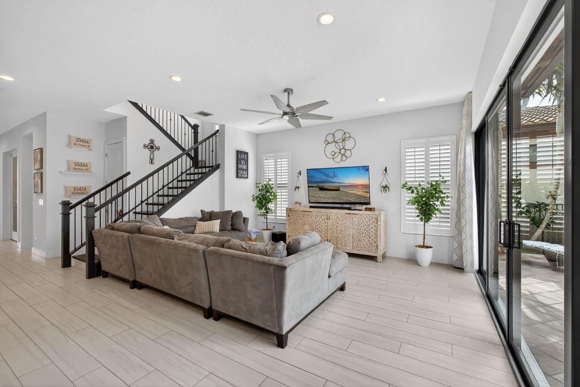 ALTON NEIGHBORHOOD - Residential