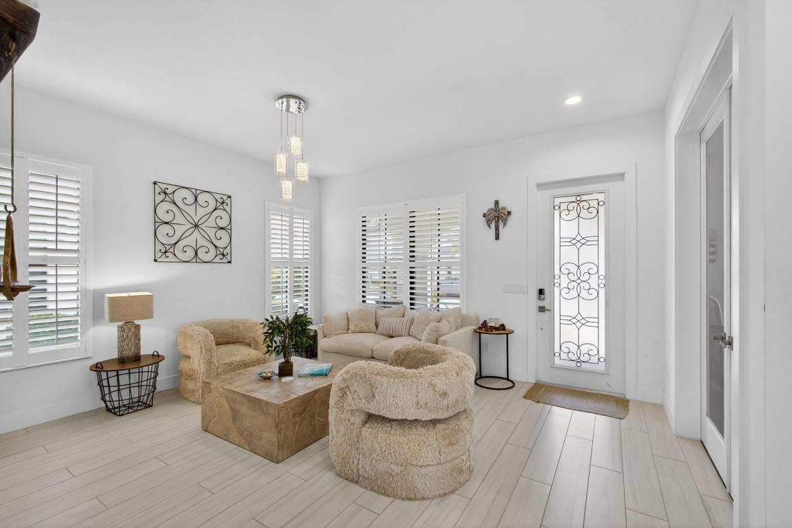 ALTON NEIGHBORHOOD - Residential