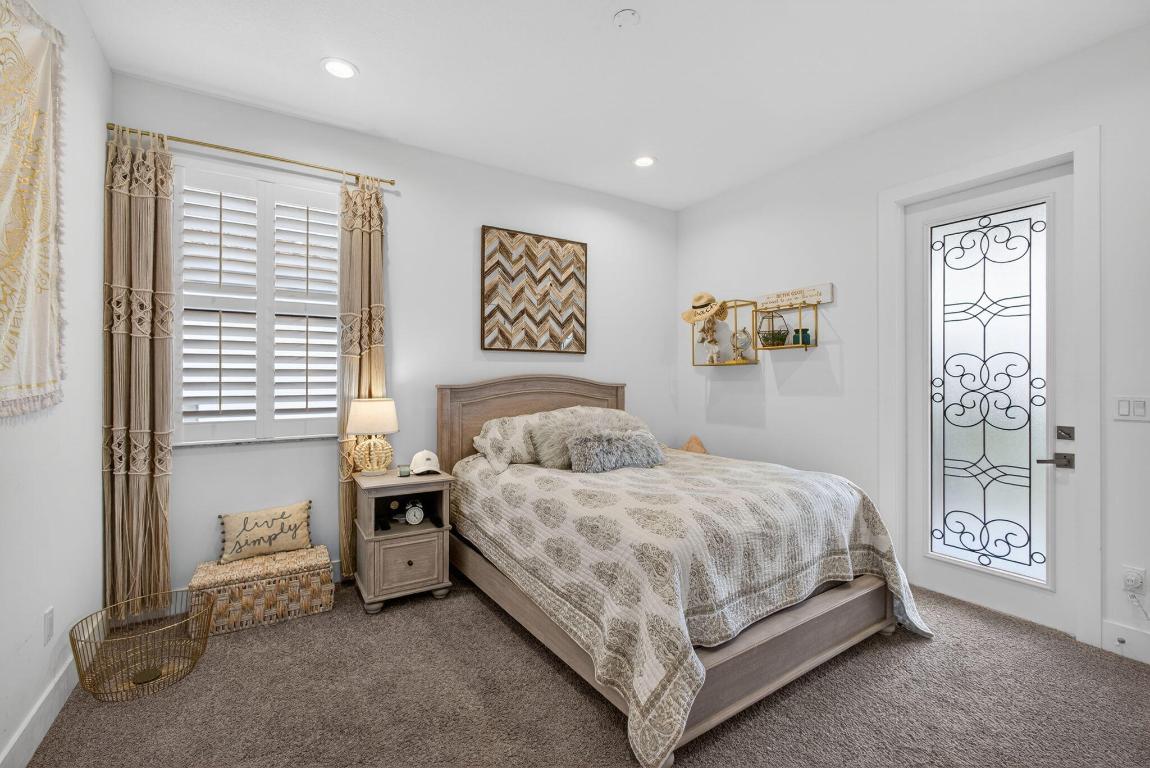 ALTON NEIGHBORHOOD - Residential