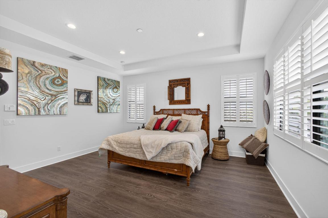 ALTON NEIGHBORHOOD - Residential