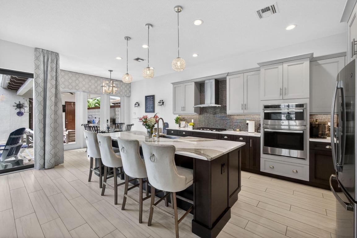 ALTON NEIGHBORHOOD - Residential