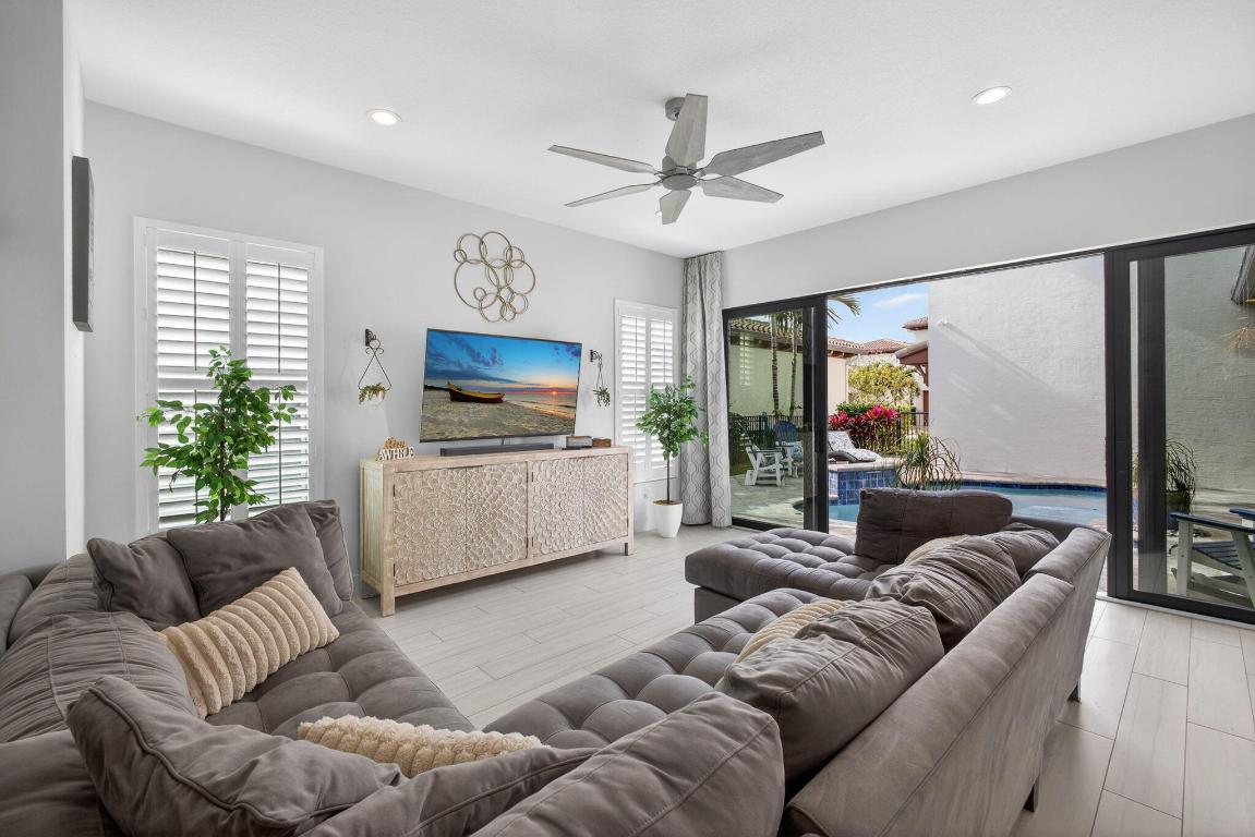 ALTON NEIGHBORHOOD - Residential