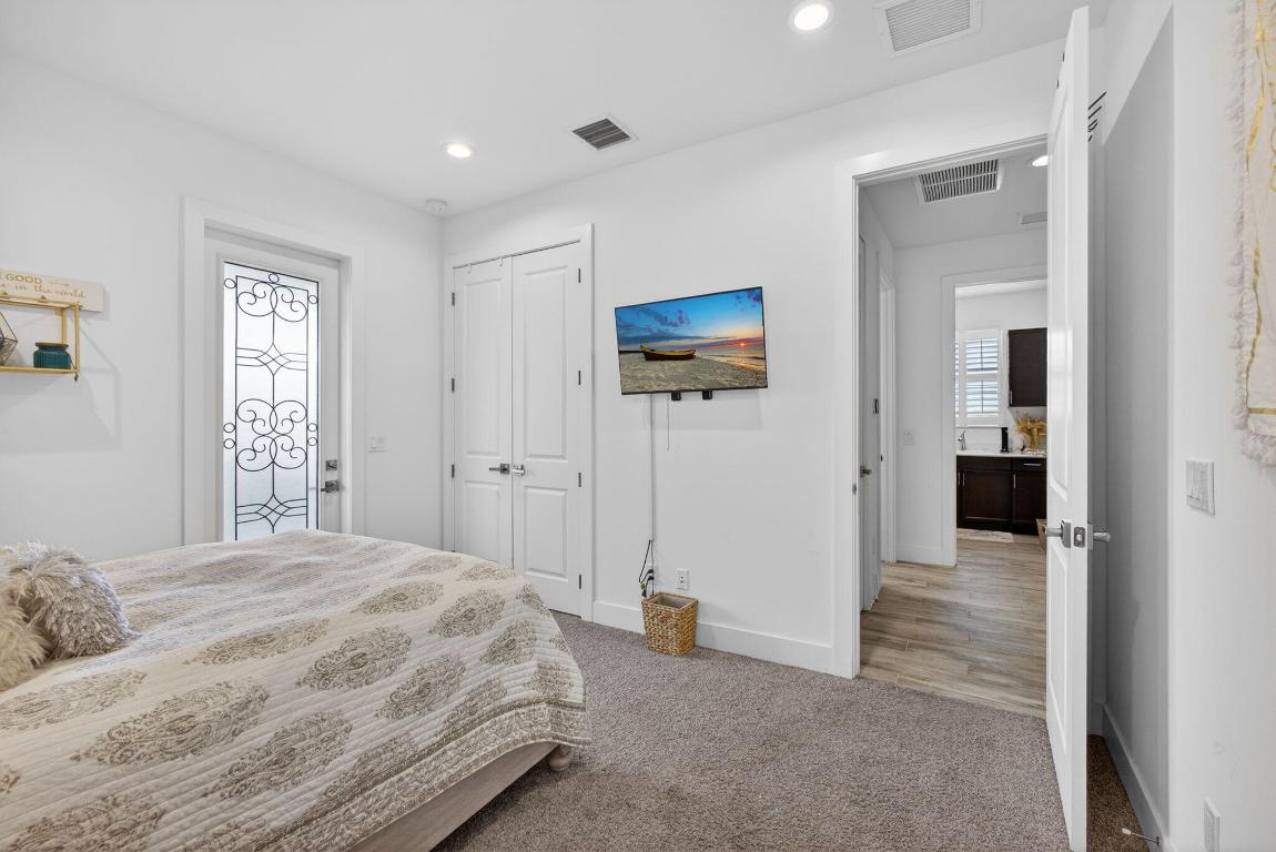 ALTON NEIGHBORHOOD - Residential