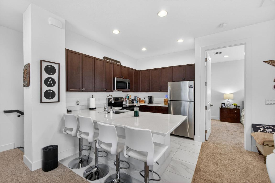 ALTON NEIGHBORHOOD - Residential