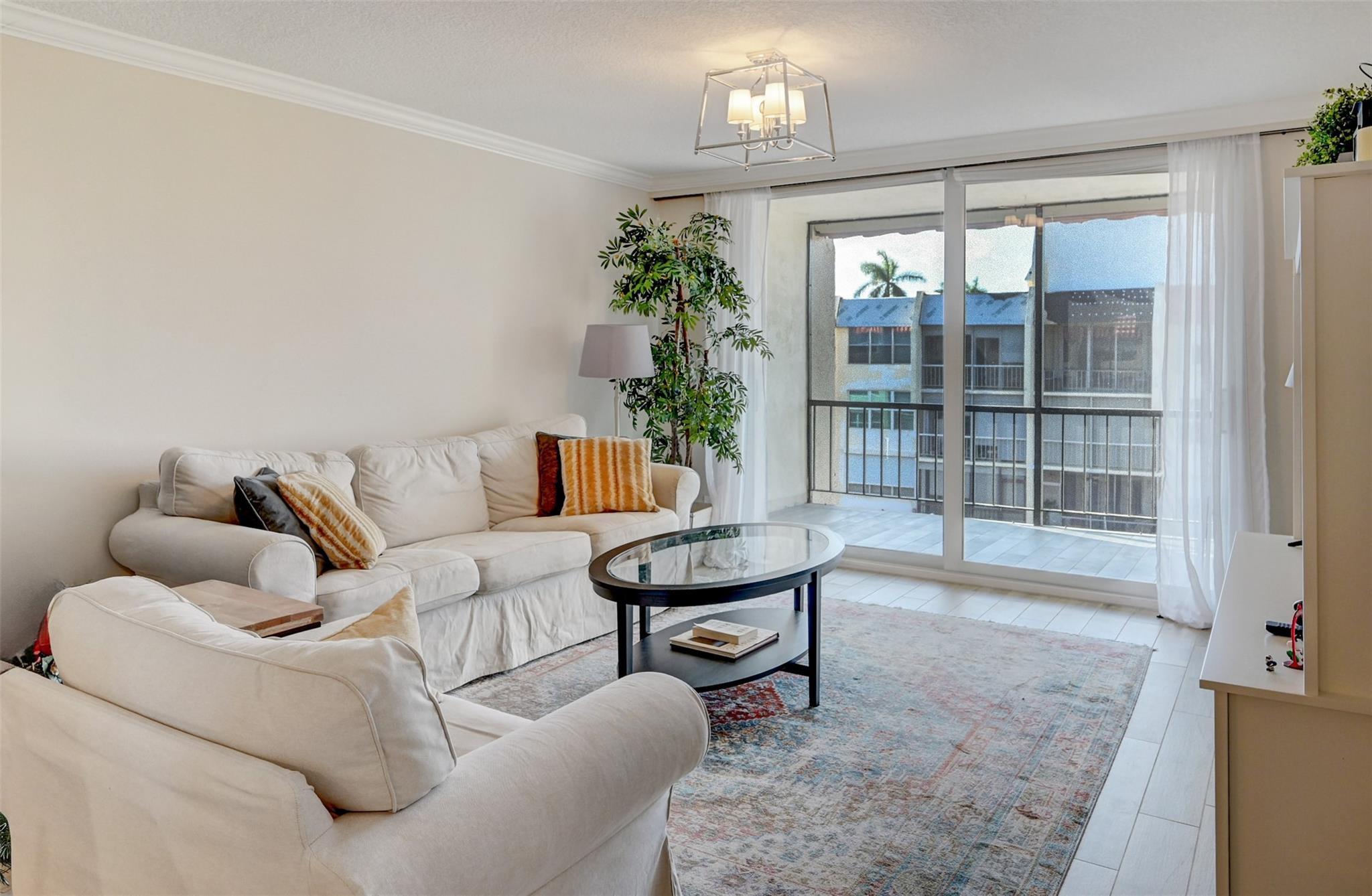 Island Club - Residential