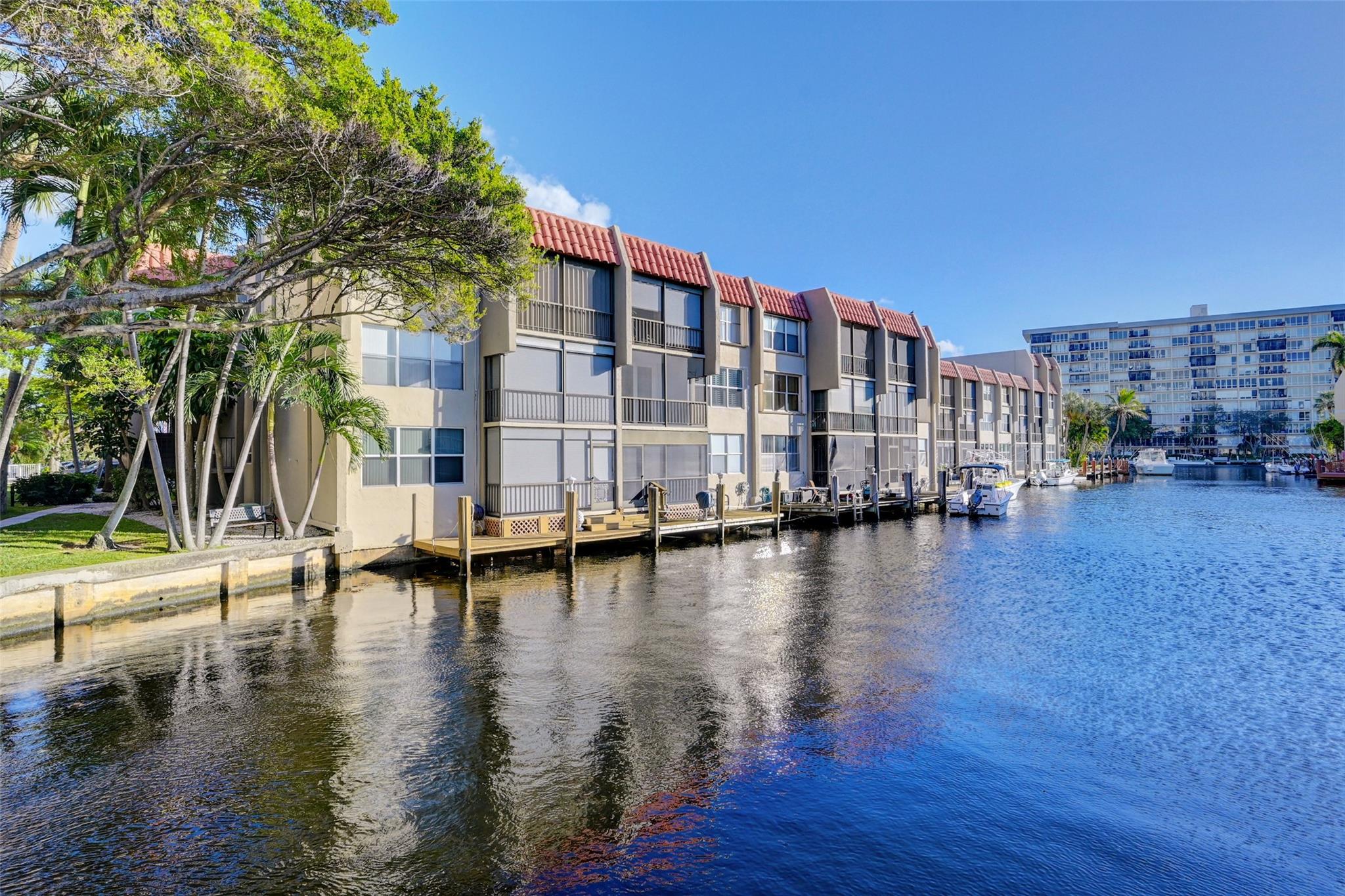Island Club - Residential