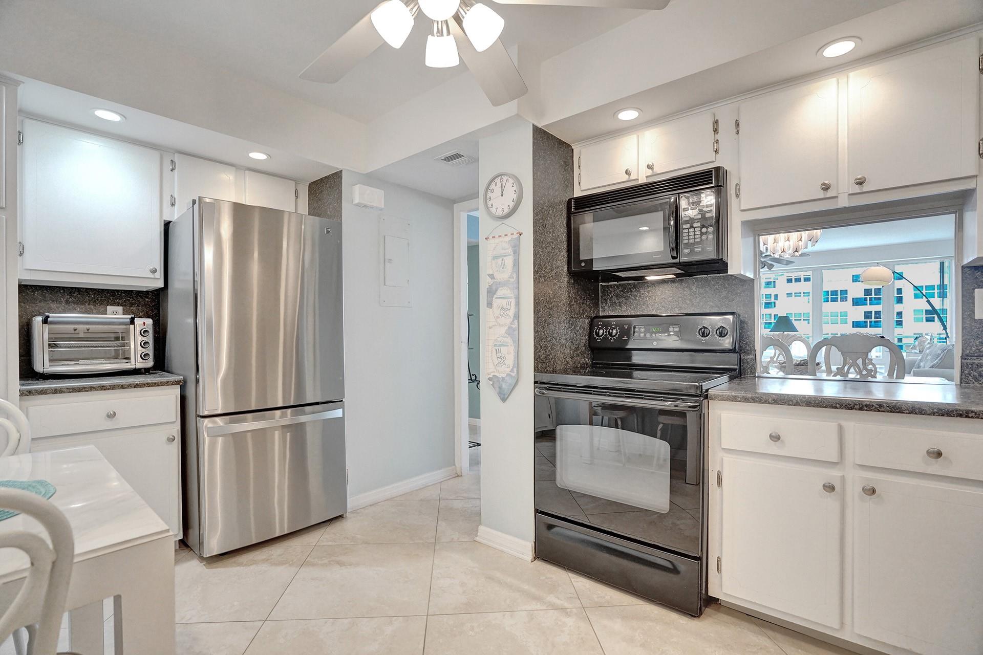 The Commodore - Residential Lease