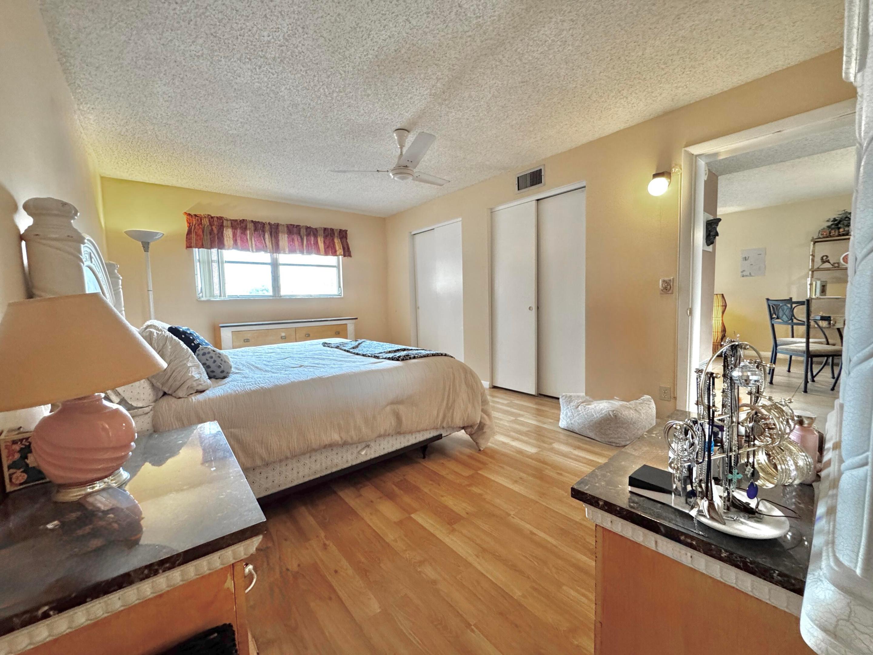 VILLAGE ROYALE GREENTREE CONDO - Residential Lease