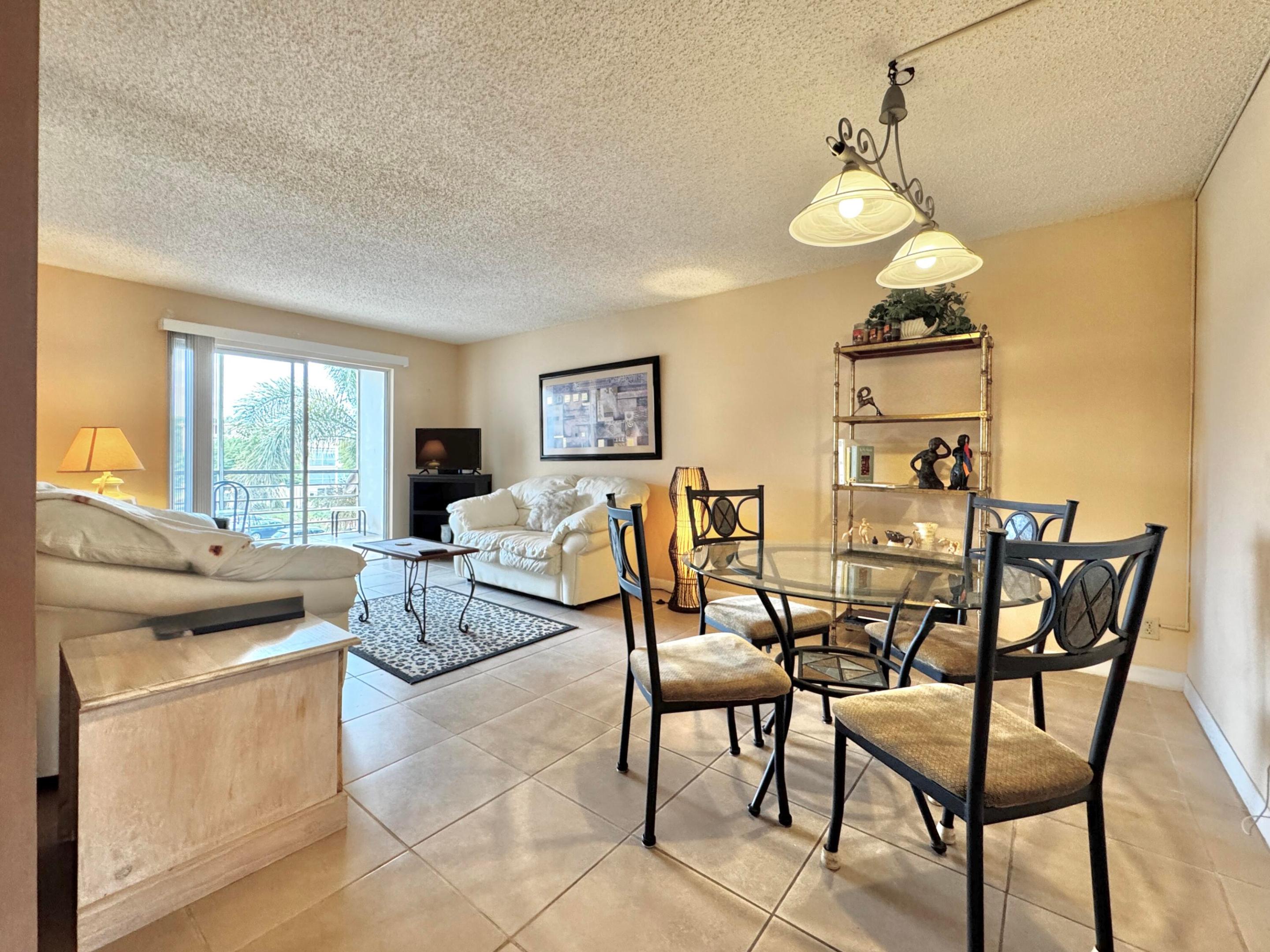 VILLAGE ROYALE GREENTREE CONDO - Residential Lease