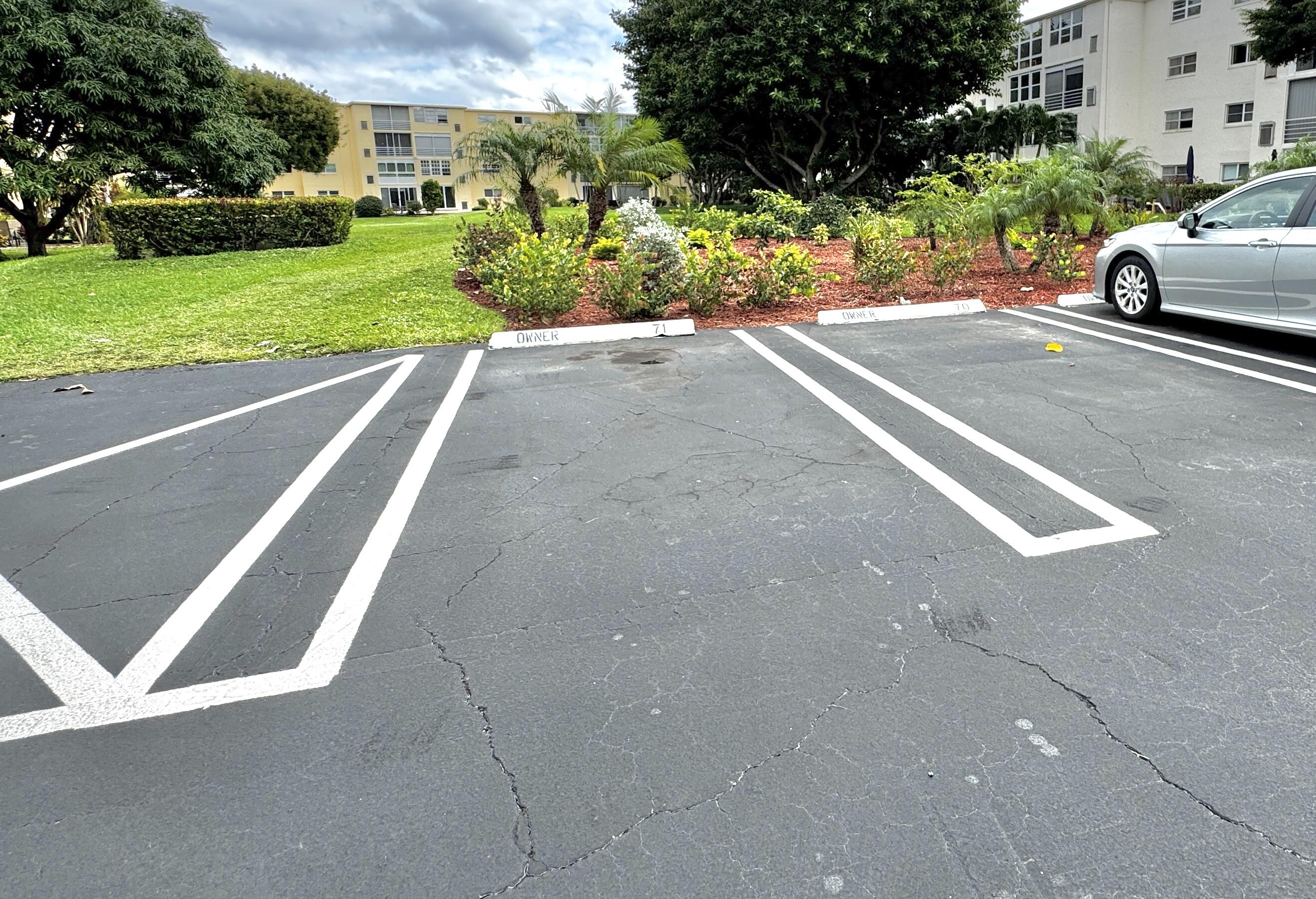 VILLAGE ROYALE GREENTREE CONDO - Residential Lease