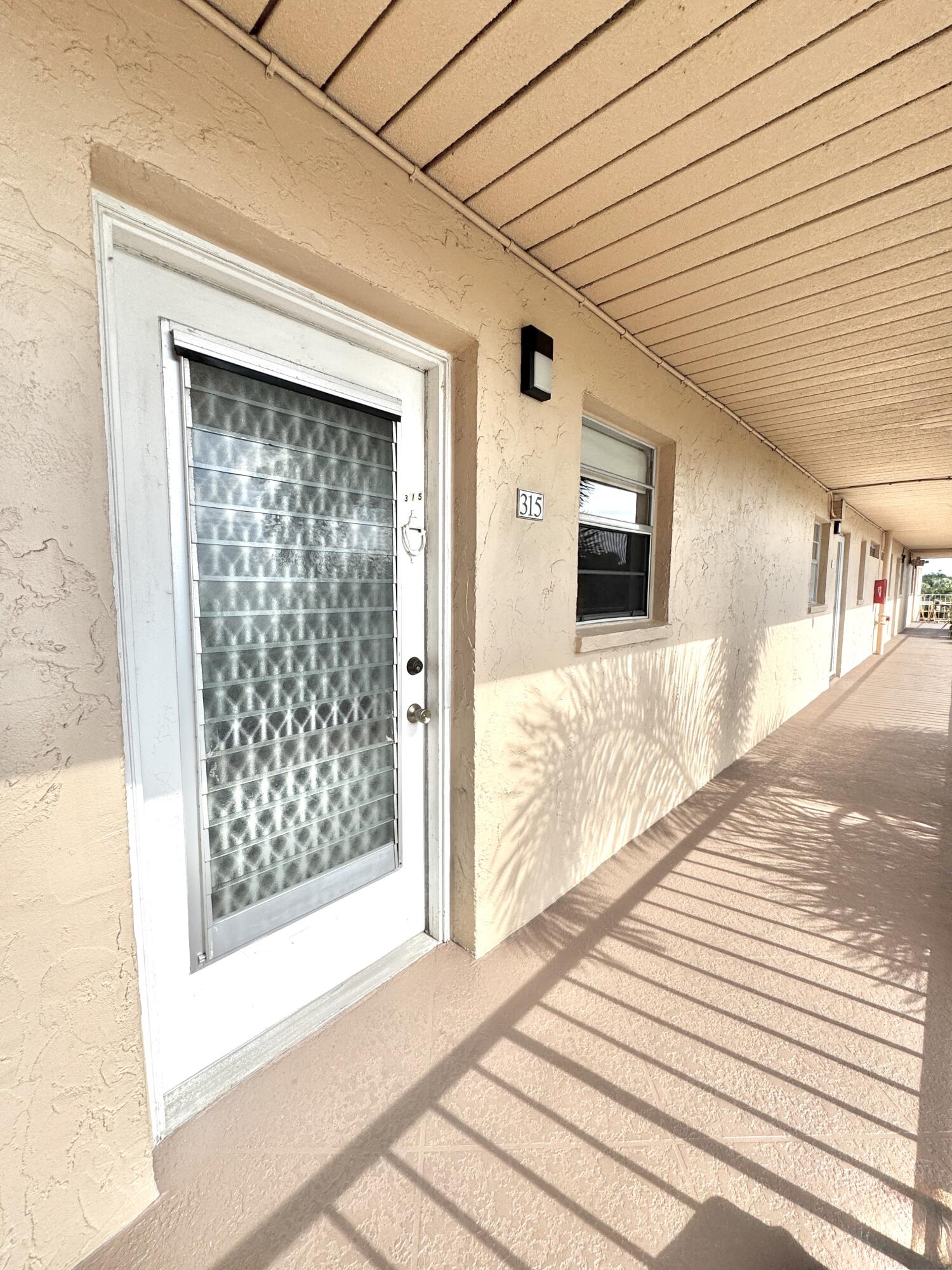 VILLAGE ROYALE GREENTREE CONDO - Residential Lease