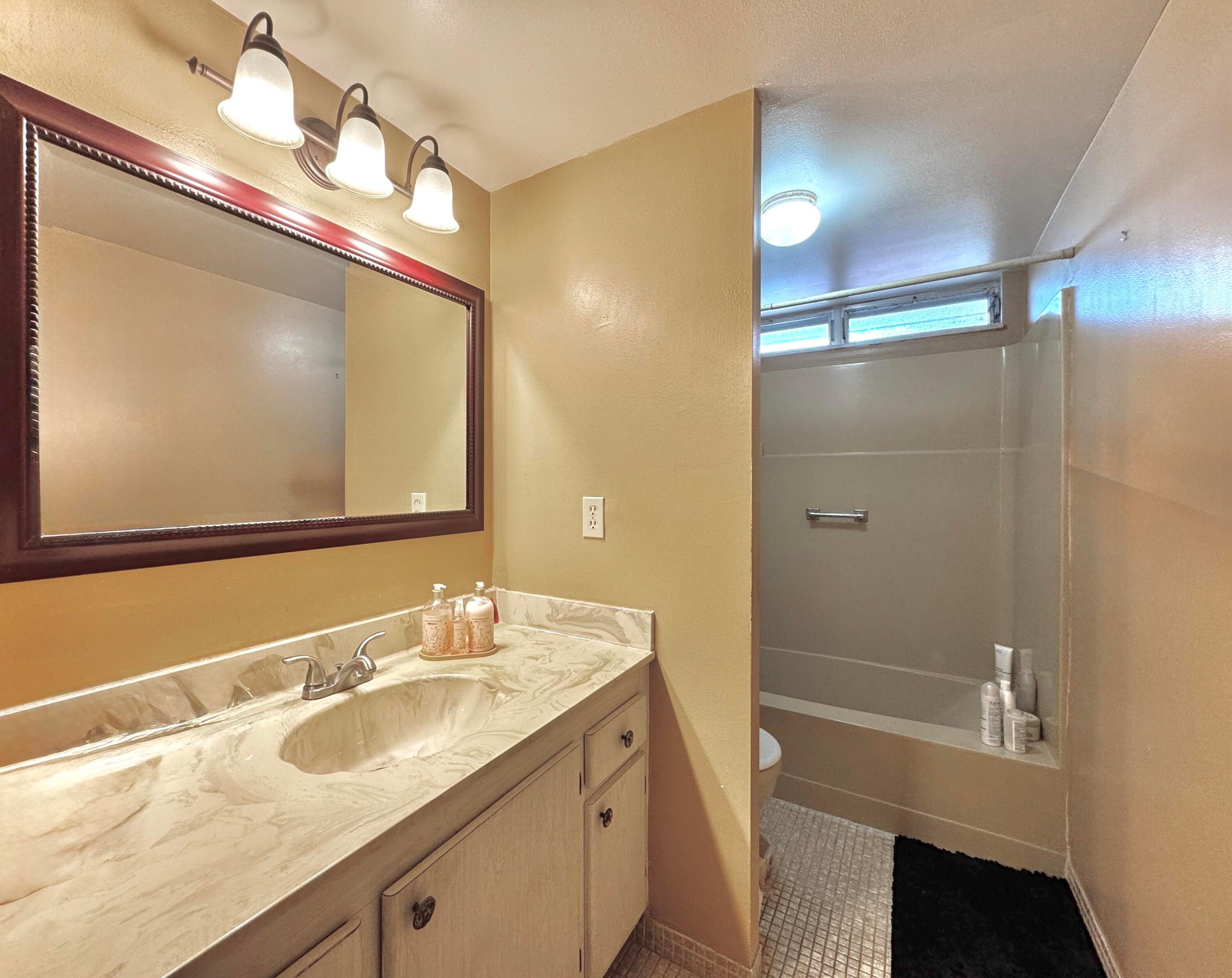 VILLAGE ROYALE GREENTREE CONDO - Residential Lease