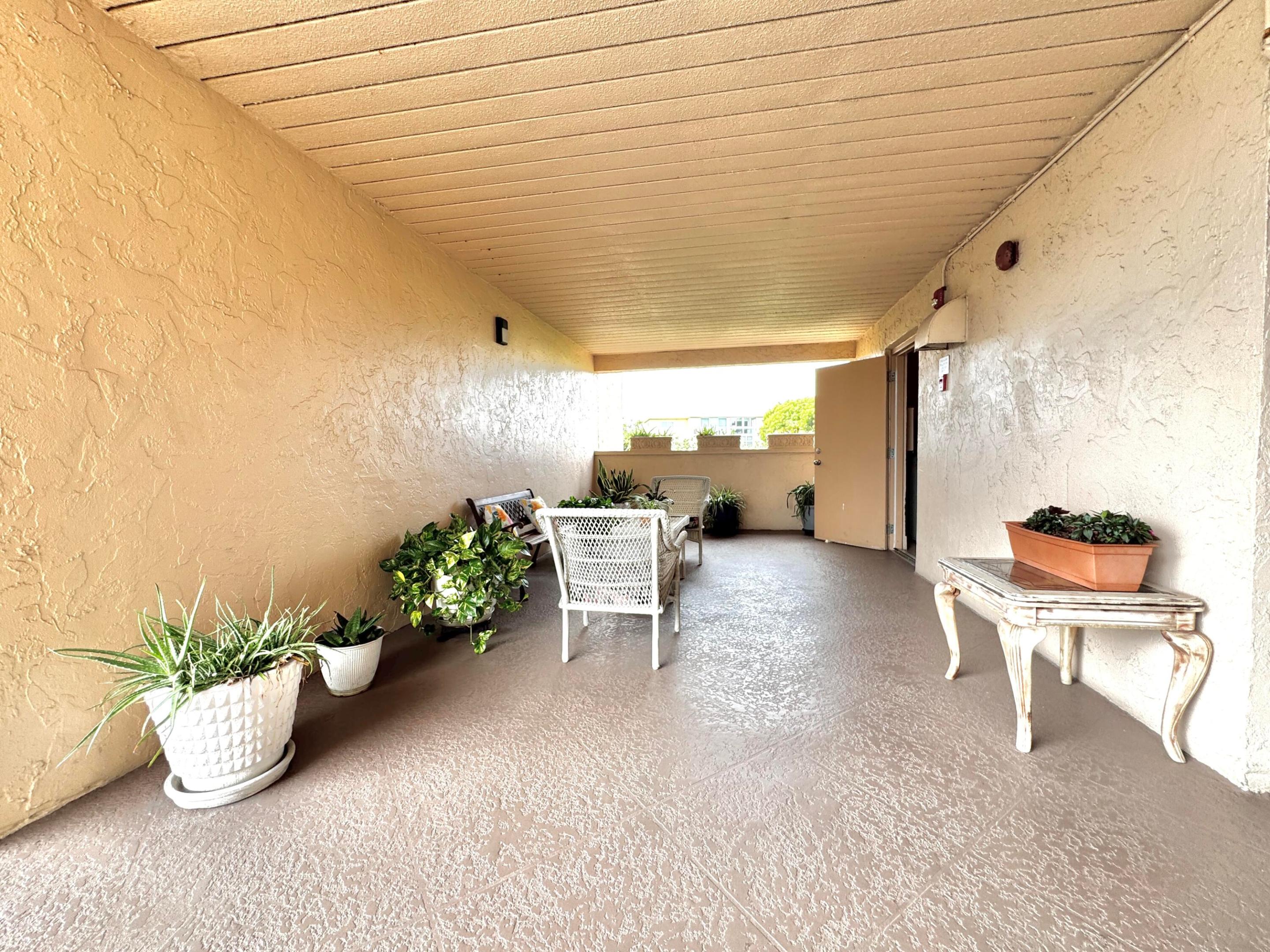 VILLAGE ROYALE GREENTREE CONDO - Residential Lease