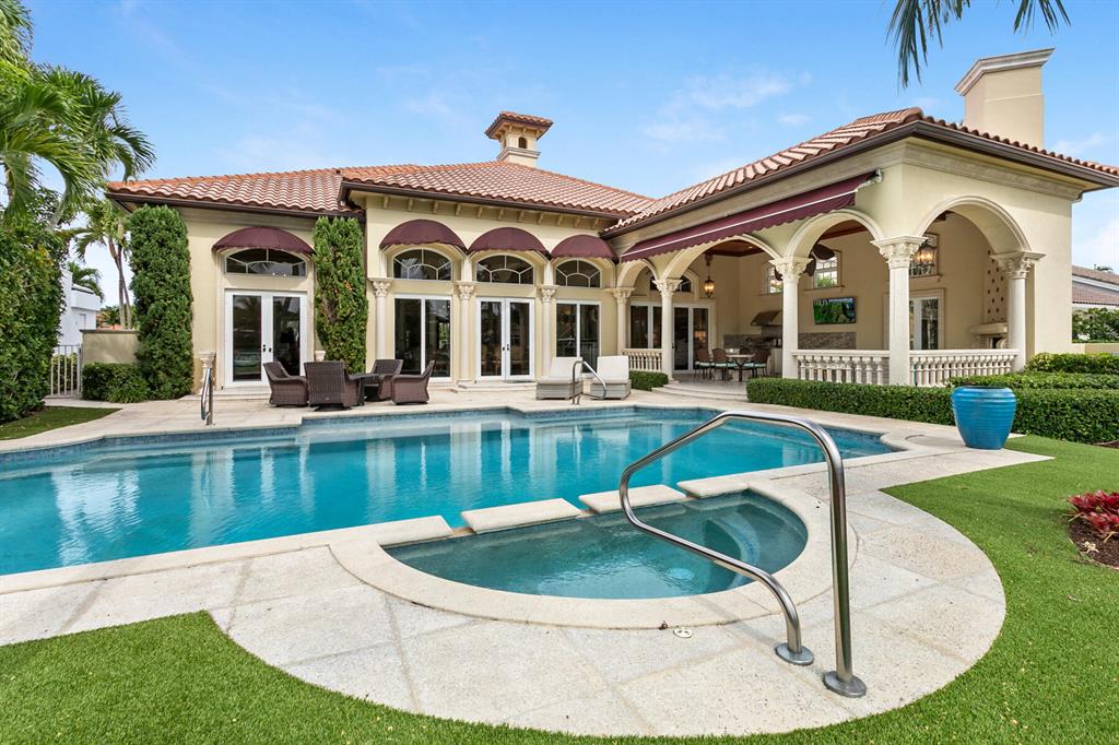 ADMIRALS COVE - Residential