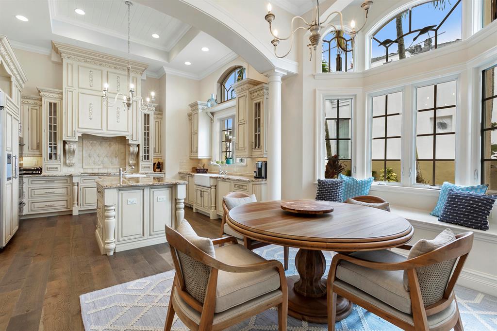 ADMIRALS COVE - Residential