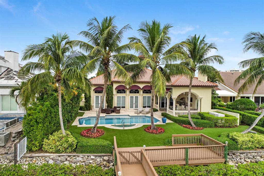 ADMIRALS COVE - Residential