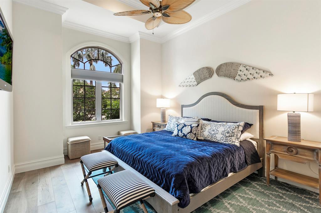 ADMIRALS COVE - Residential