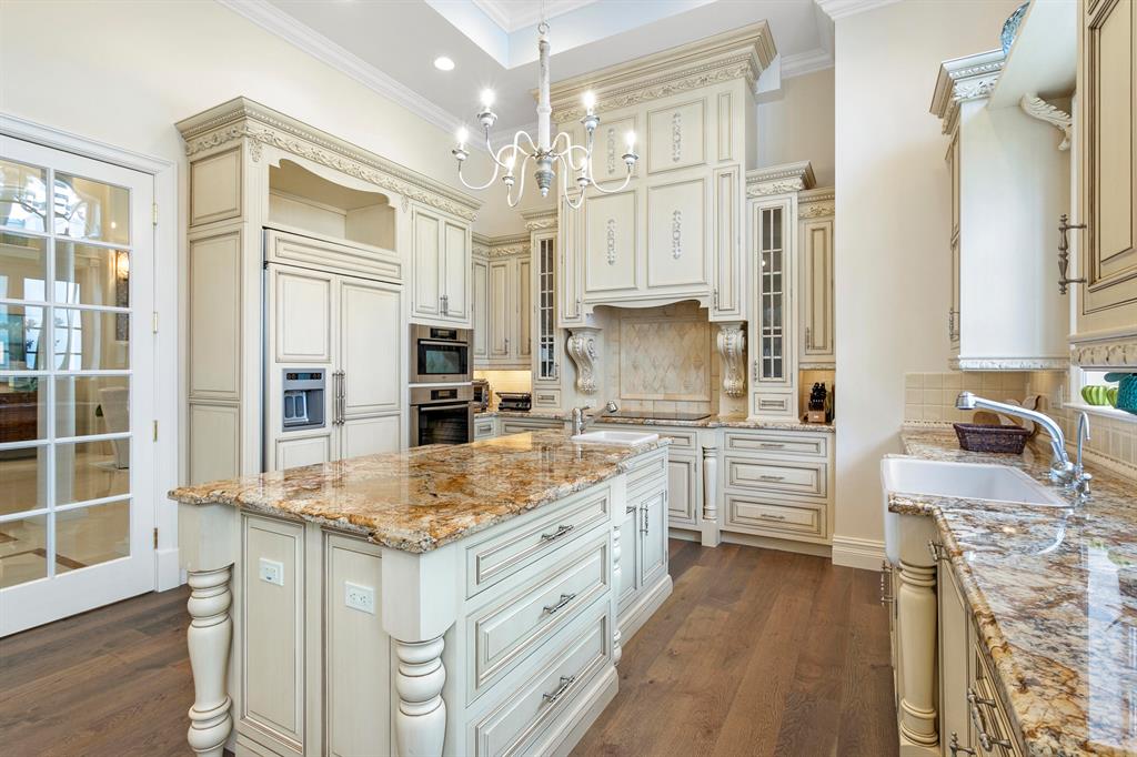 ADMIRALS COVE - Residential