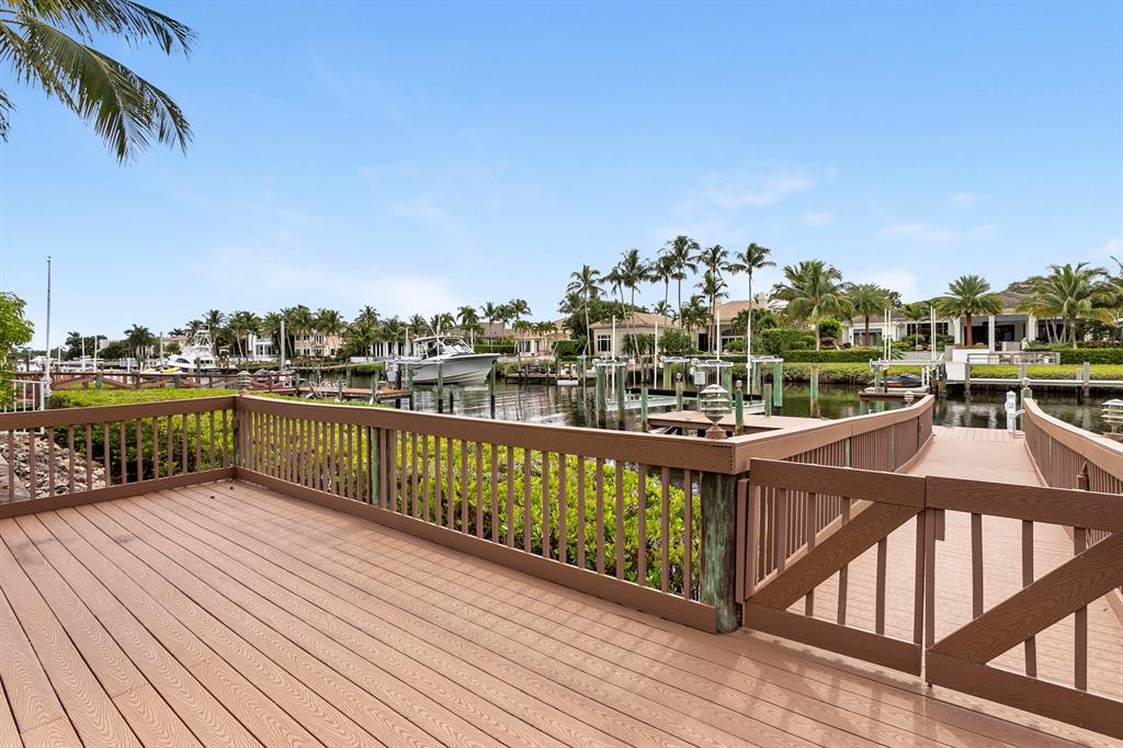 ADMIRALS COVE - Residential