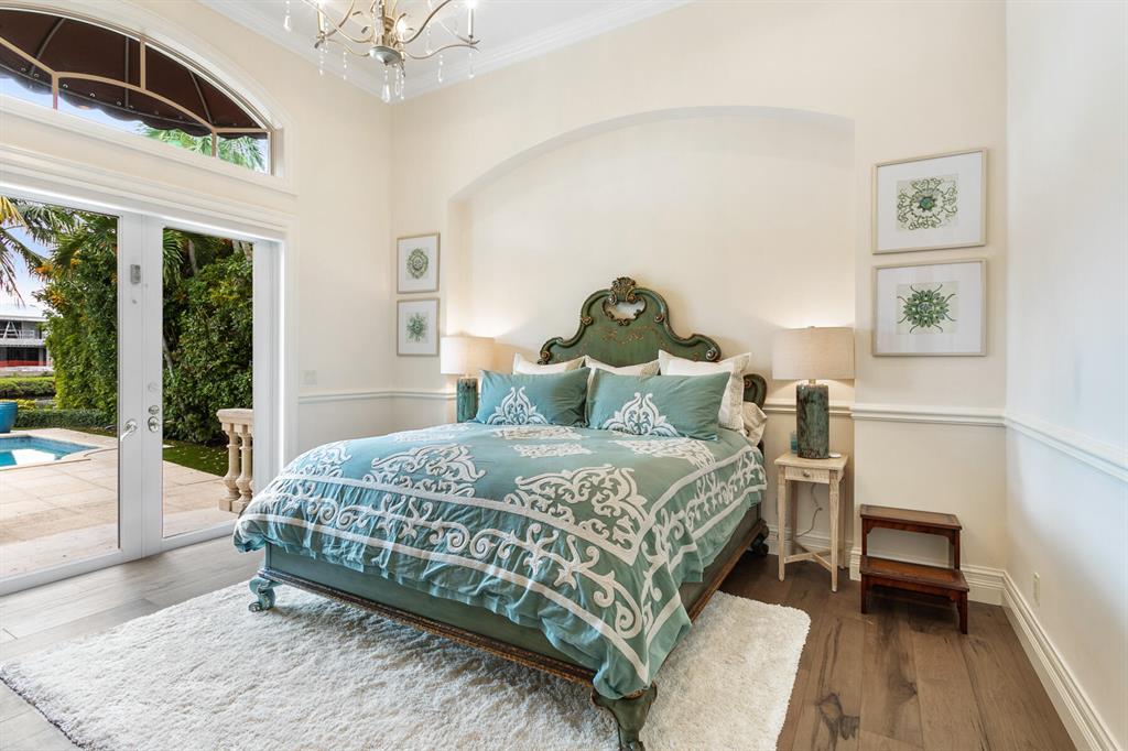 ADMIRALS COVE - Residential