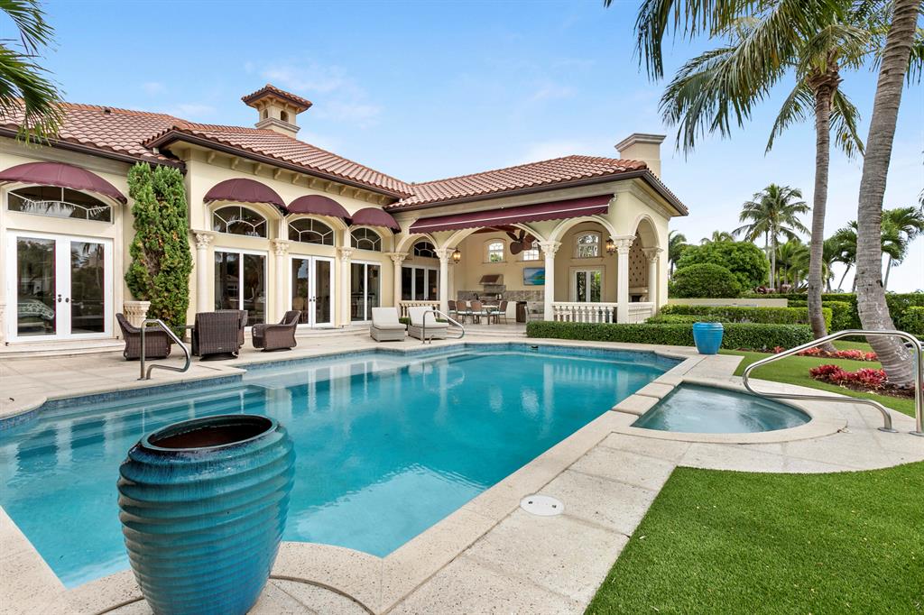 ADMIRALS COVE - Residential