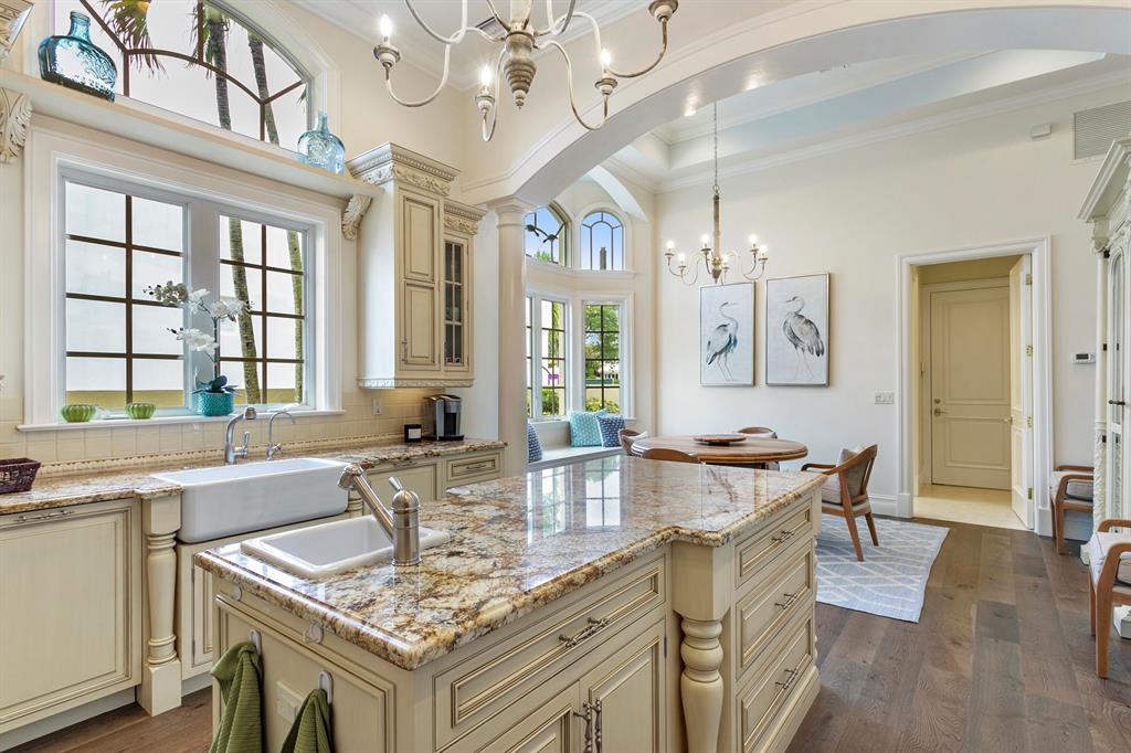 ADMIRALS COVE - Residential