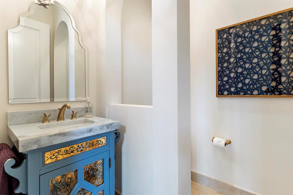 ADMIRALS COVE - Residential