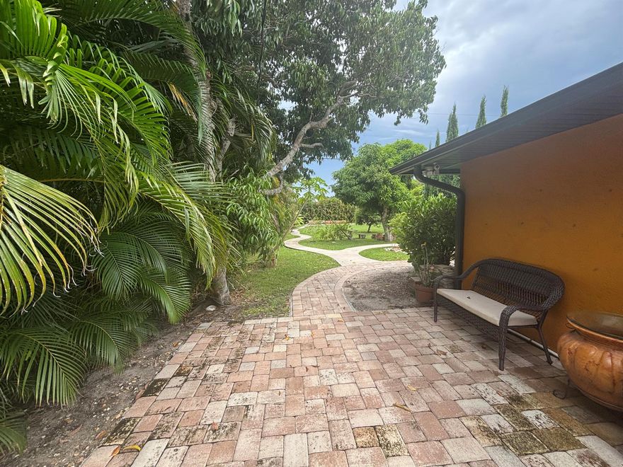 Moving in ready! Fully furnished ready to go. Utilities included washer, and dryer on site with a beautifully manicured courtyard. This private oasis isn't one you want to miss . This rate is for a single tenant if you have a spouse or child, please reach out.