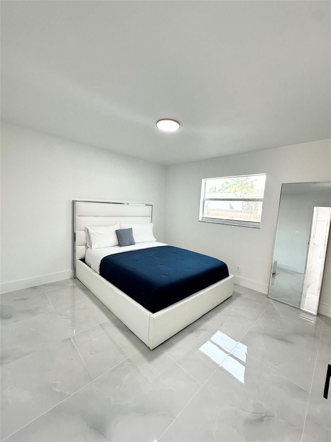 Hollywood Park 4-19 B - Residential Lease