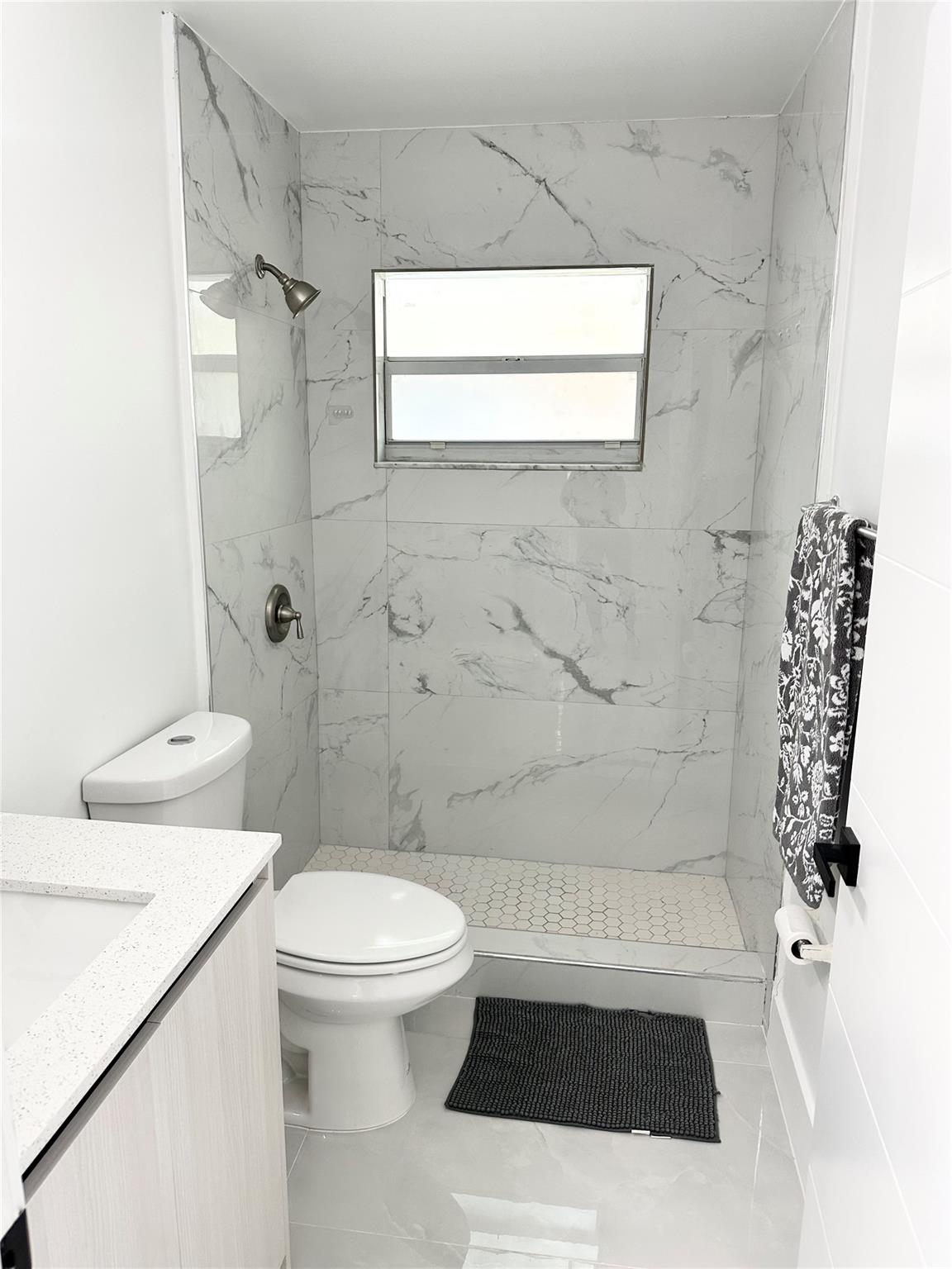 Hollywood Park 4-19 B - Residential Lease