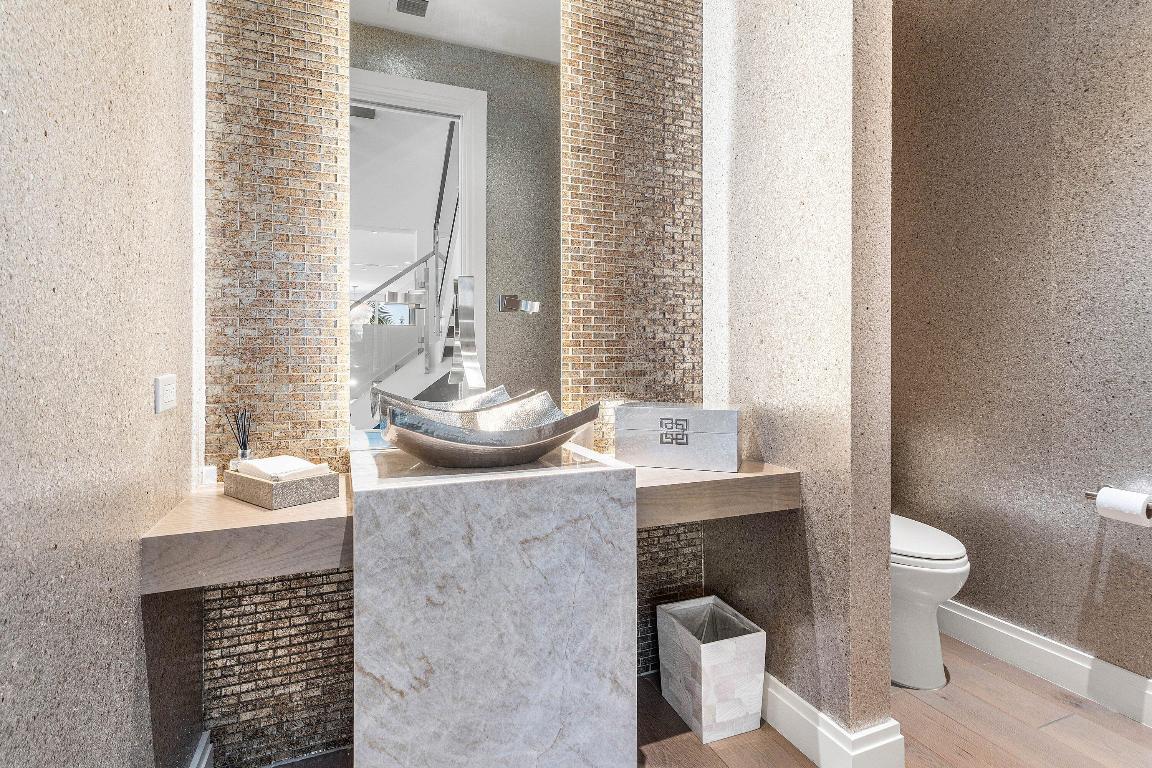 SEAGATE YACHT CLUB - Residential