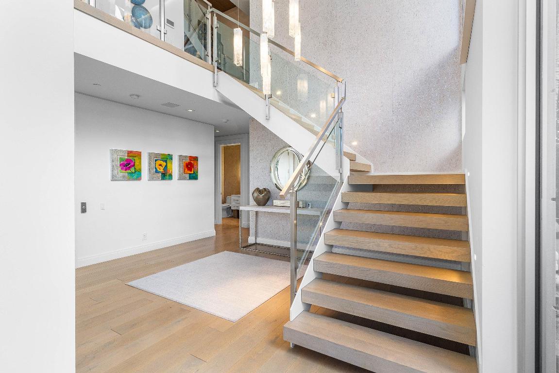 SEAGATE YACHT CLUB - Residential