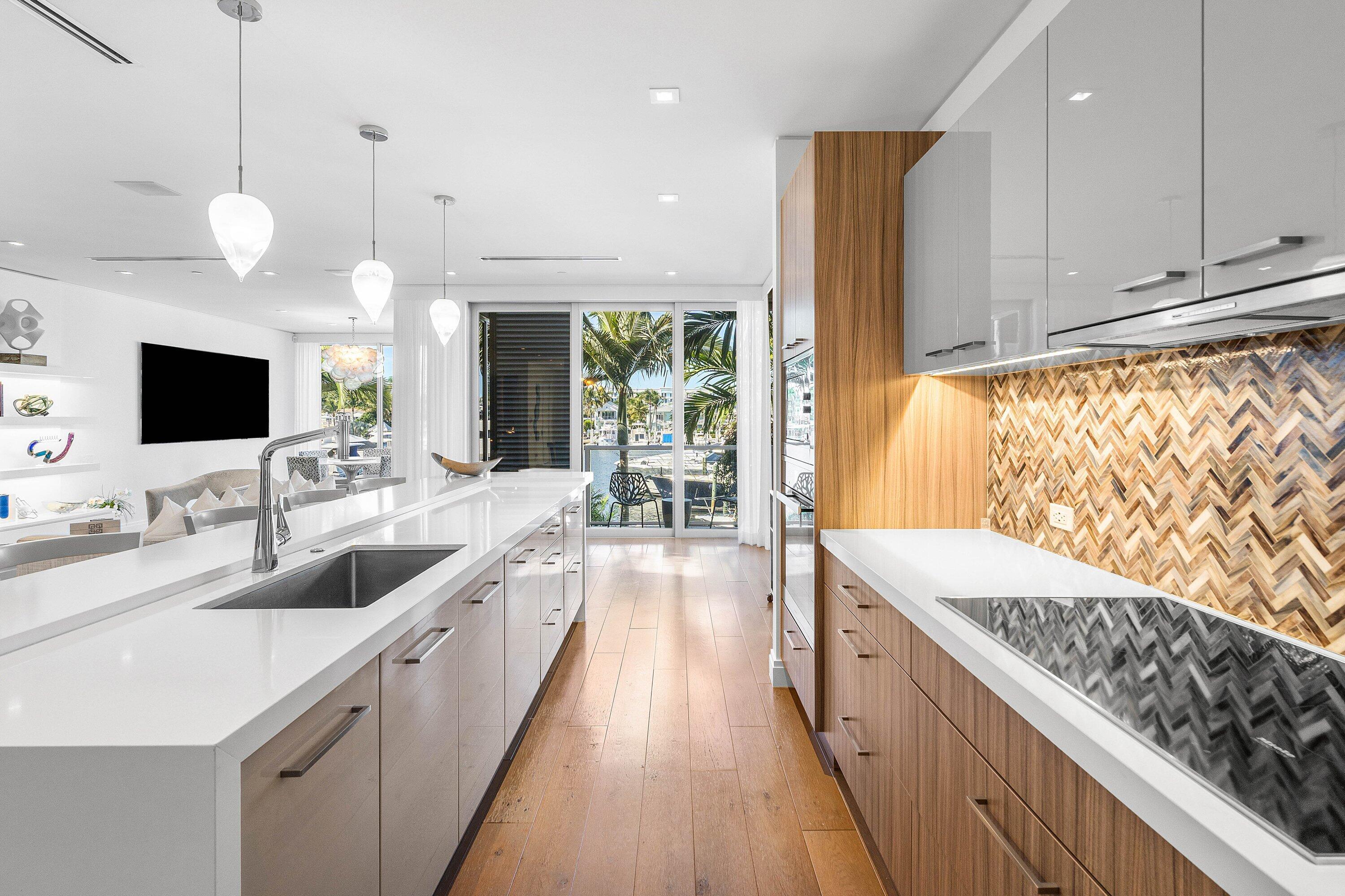 SEAGATE YACHT CLUB - Residential