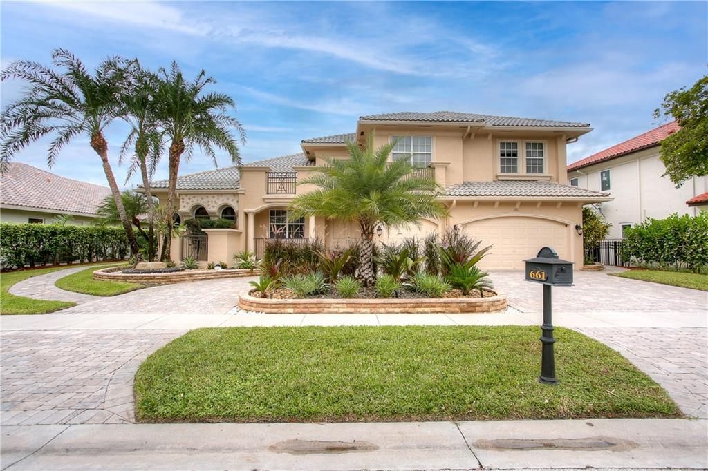 Photo of 661 Coconut Palm Ter, Plantation, FL 33324 (MLS # F10308230)