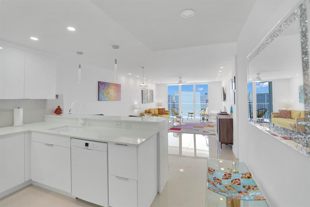 HORIZON EAST CONDO - Residential