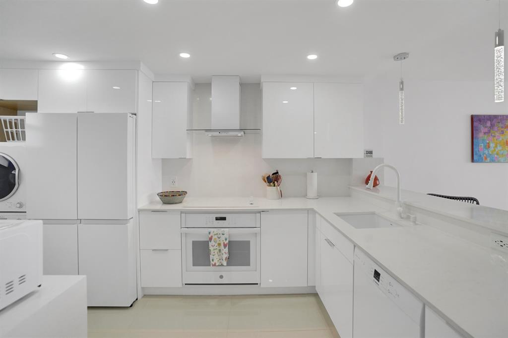 HORIZON EAST CONDO - Residential