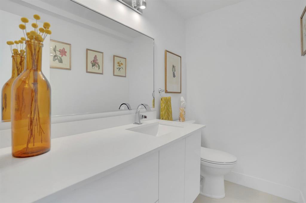 HORIZON EAST CONDO - Residential