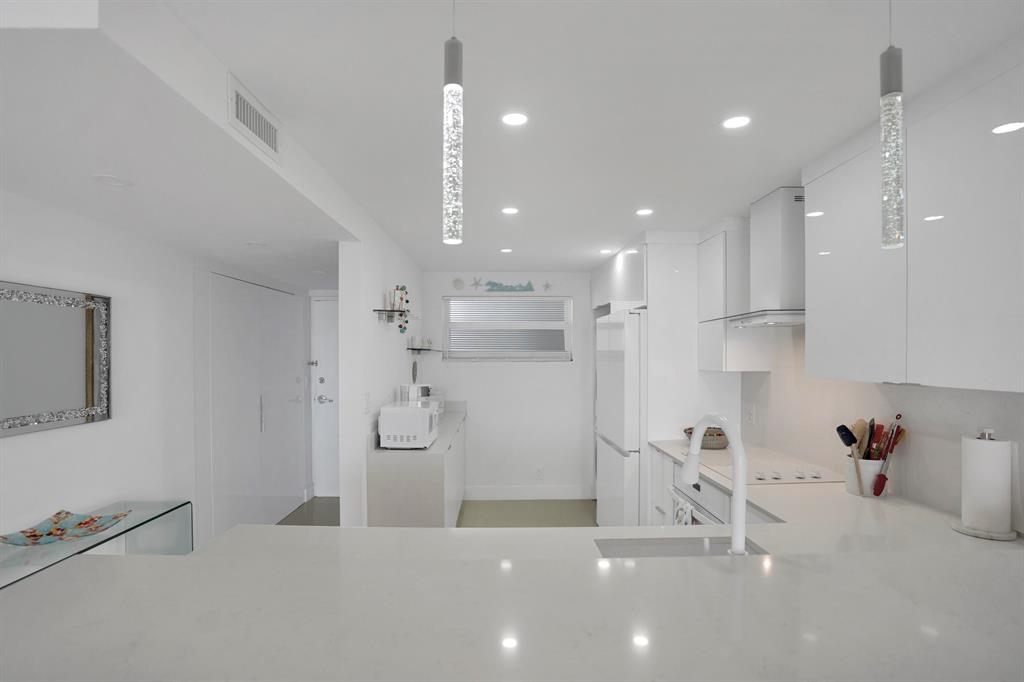 HORIZON EAST CONDO - Residential