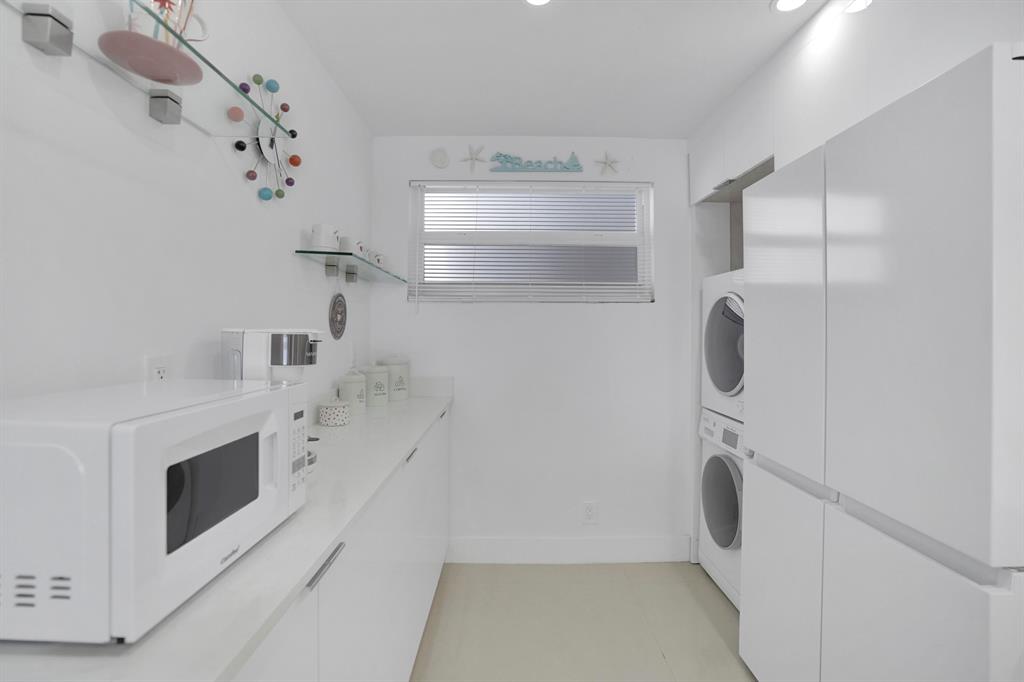 HORIZON EAST CONDO - Residential