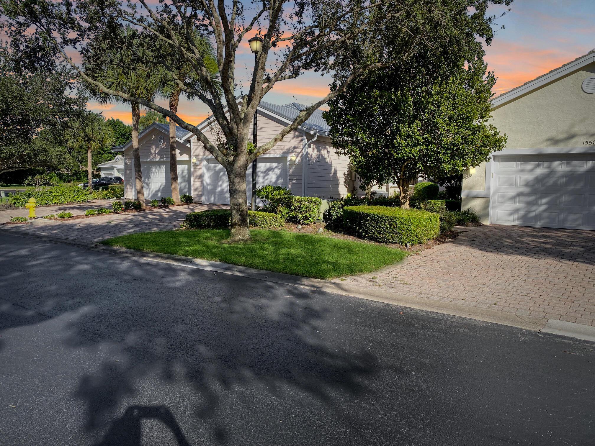 Stuart, Florida 34997, United States, 2 Bedrooms Bedrooms, ,2 BathroomsBathrooms,Residential,Pending,209496