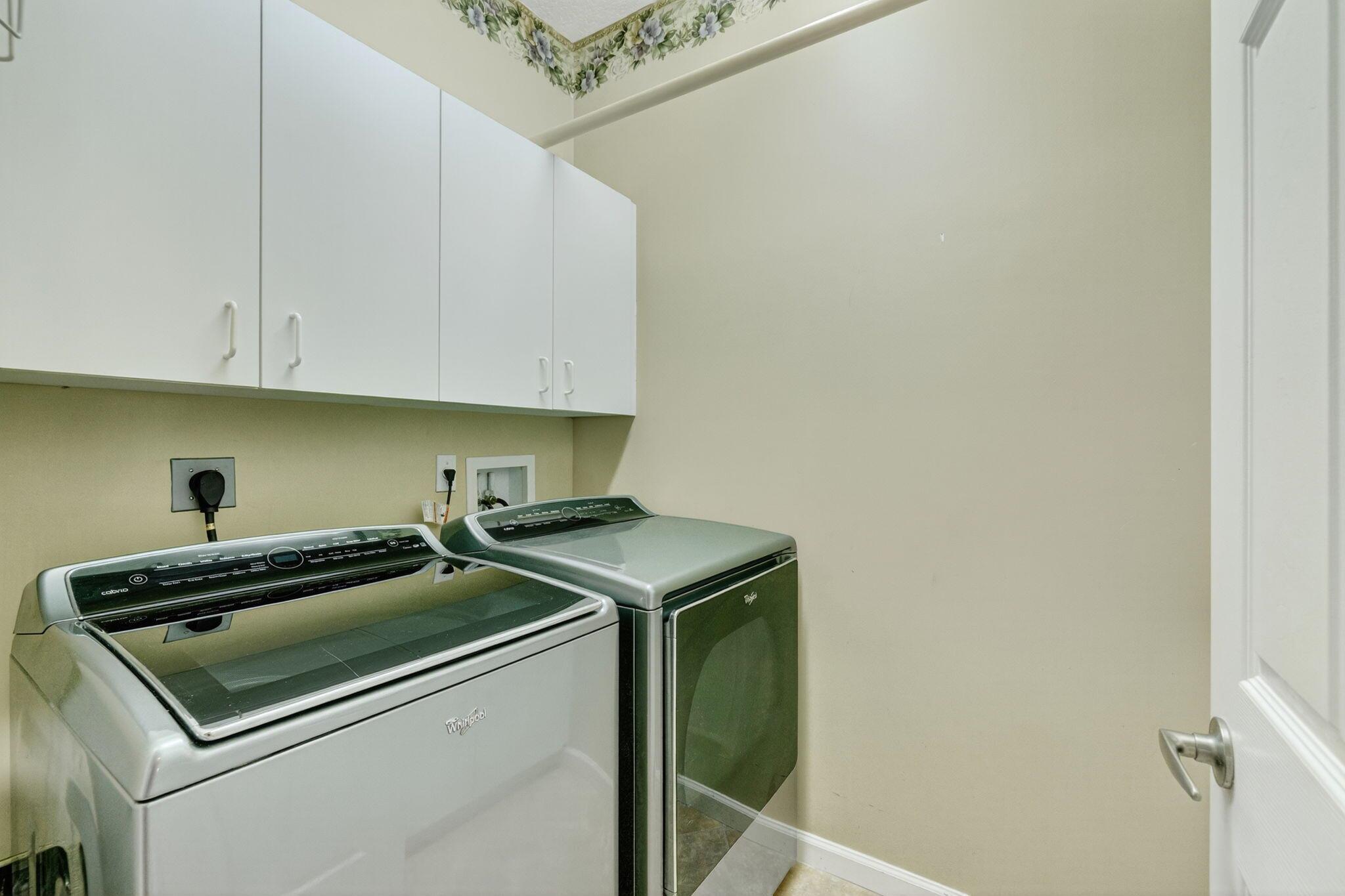 Stuart, Florida 34997, United States, 2 Bedrooms Bedrooms, ,2 BathroomsBathrooms,Residential,Pending,209496