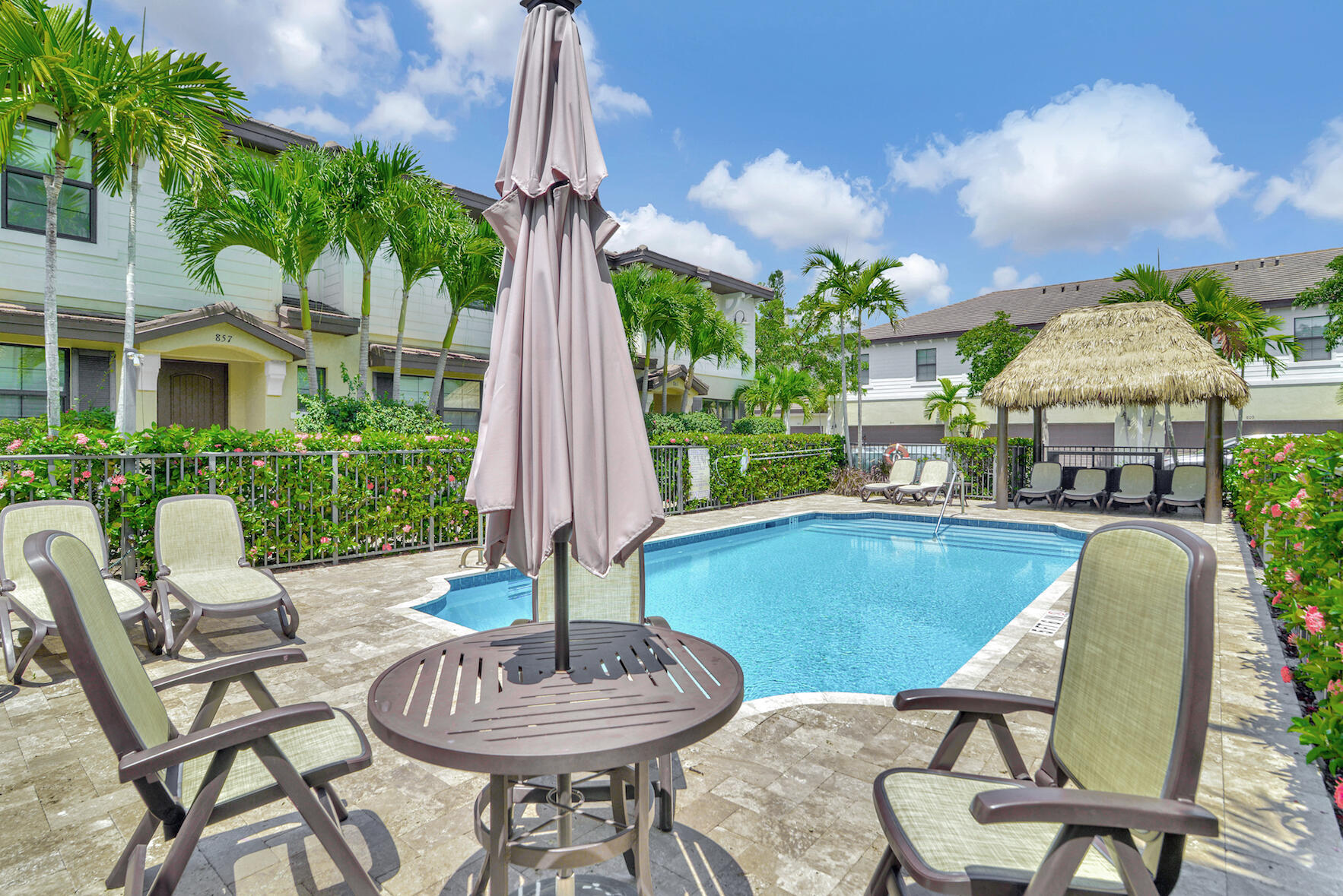 BAREFOOT BEACH VILLAS - Residential