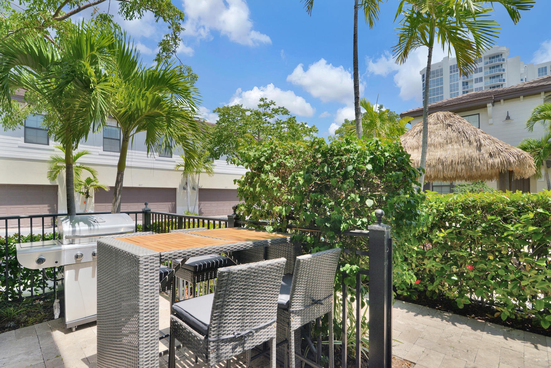 BAREFOOT BEACH VILLAS - Residential