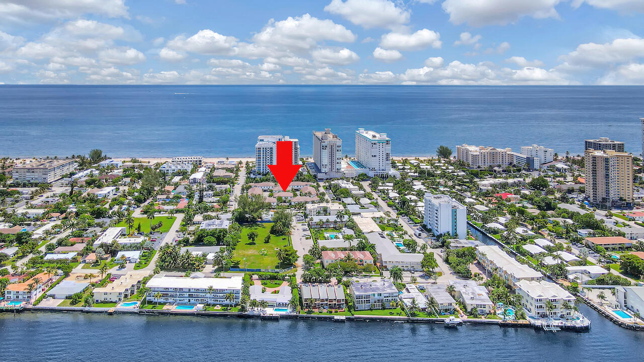 BAREFOOT BEACH VILLAS - Residential