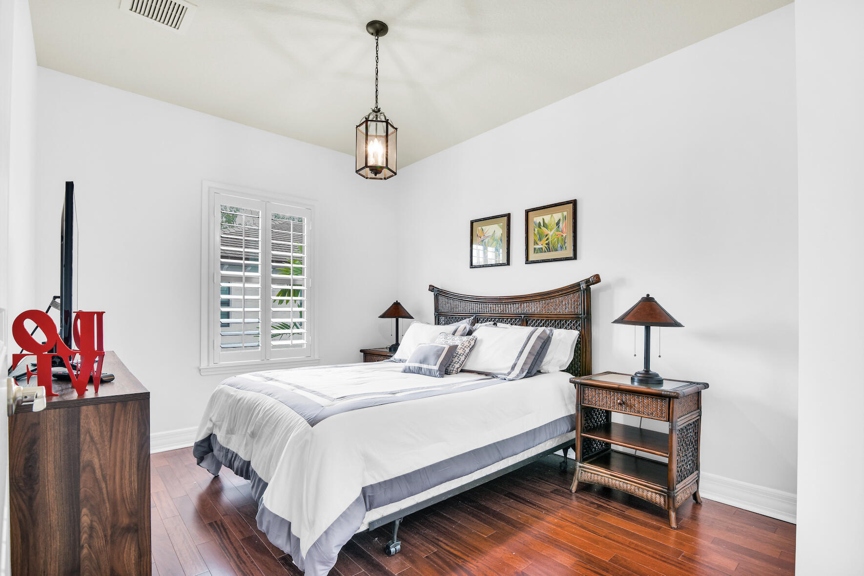 BAREFOOT BEACH VILLAS - Residential