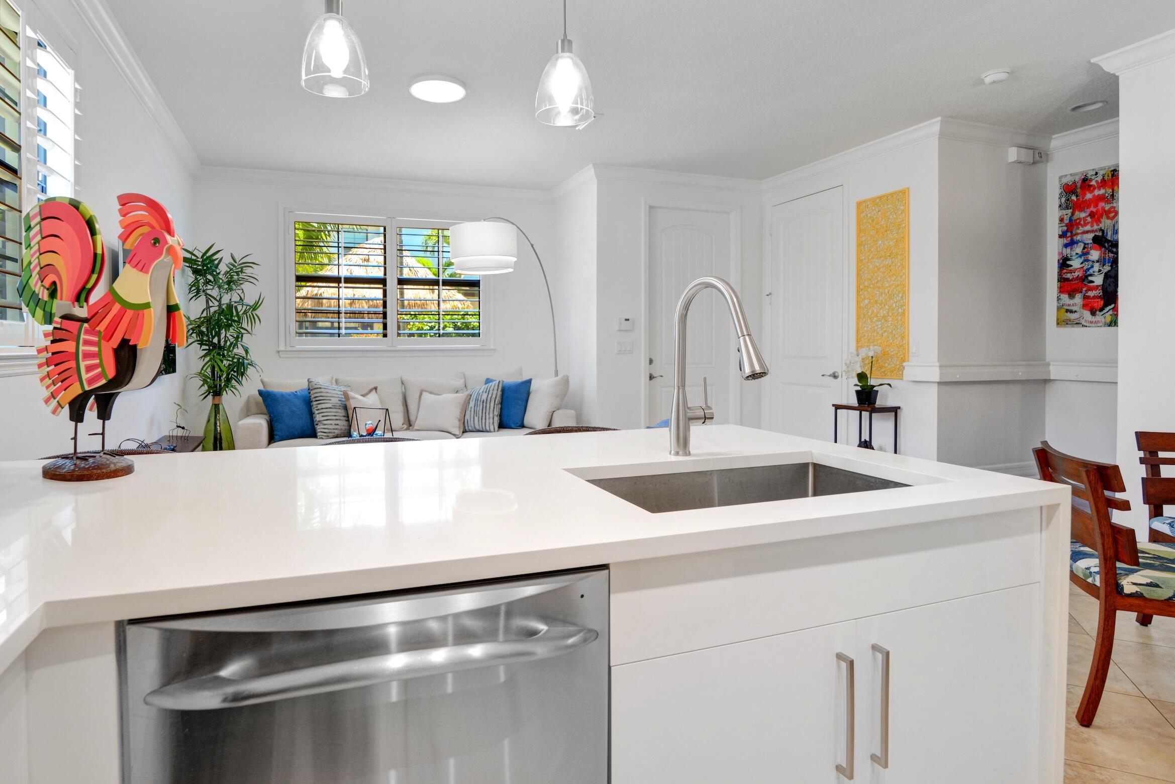 BAREFOOT BEACH VILLAS - Residential