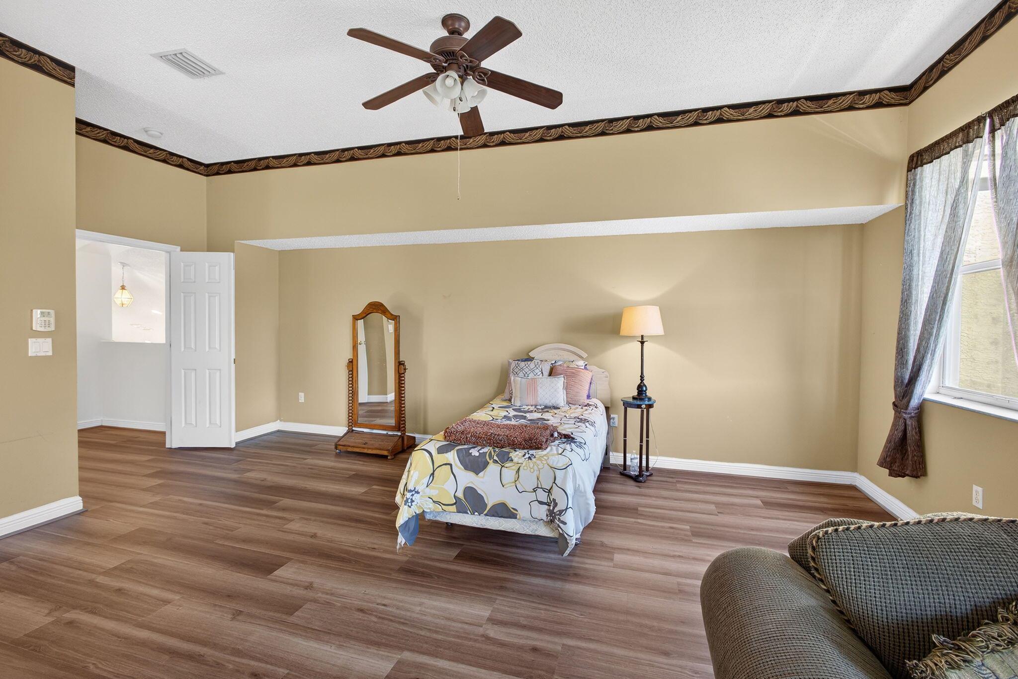 MADISON GREEN 1 - Residential