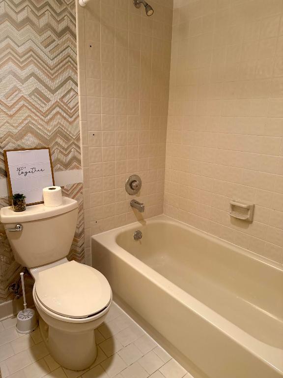 VILLAGE GREEN NO 4 COND - Residential Lease