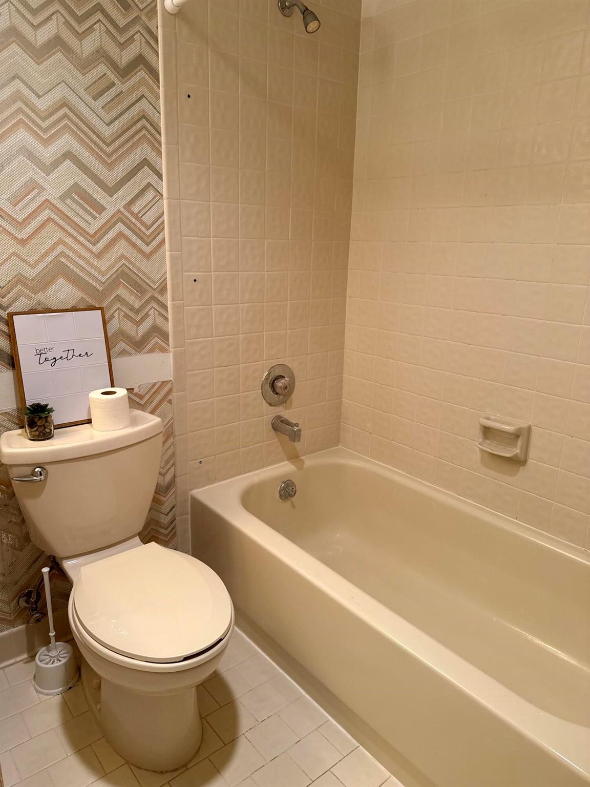 VILLAGE GREEN NO 4 COND - Residential Lease