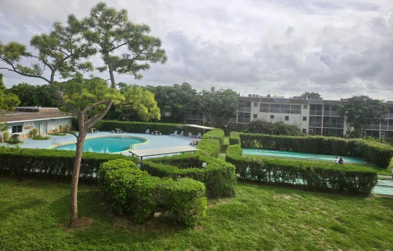 VILLAGE GREEN NO 4 COND - Residential Lease